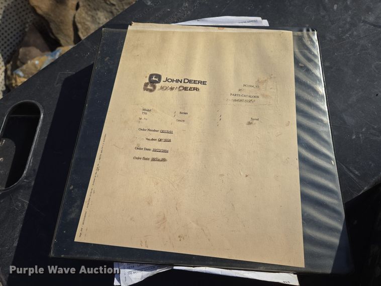 image for item EN8773 John Deere 770 motor grader