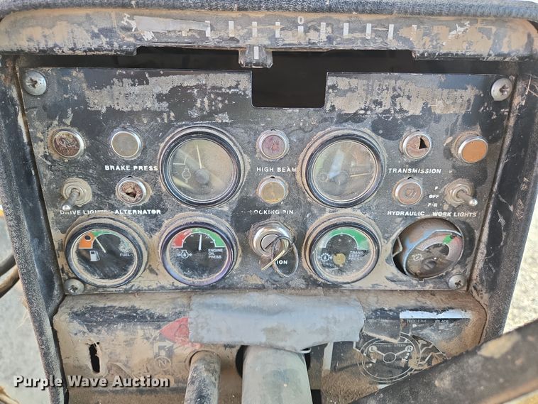 image for item EN8773 John Deere 770 motor grader