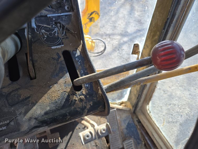 image for item EN8773 John Deere 770 motor grader