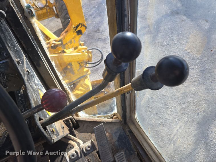 image for item EN8773 John Deere 770 motor grader