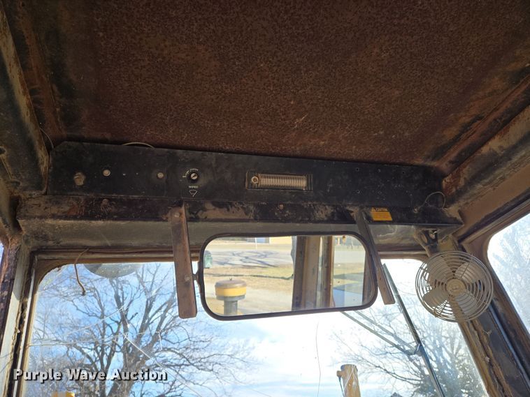 image for item EN8773 John Deere 770 motor grader