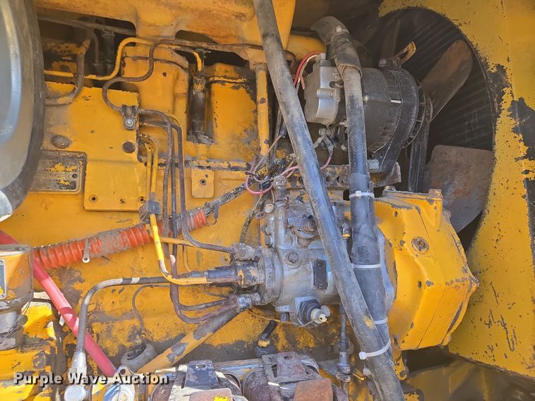 image for item EN8773 John Deere 770 motor grader