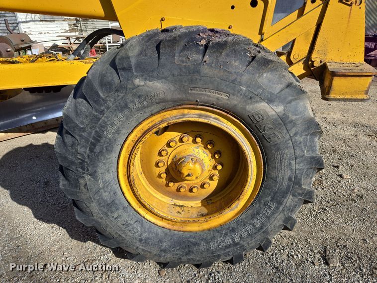 image for item EN8773 John Deere 770 motor grader