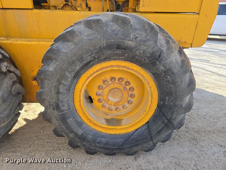 image for item EN8773 John Deere 770 motor grader