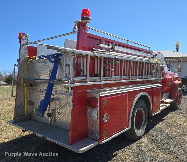 image for item EN8817 1986 GMC C6000 pumper fire truck