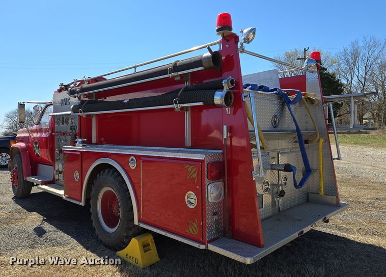 image for item EN8817 1986 GMC C6000 pumper fire truck