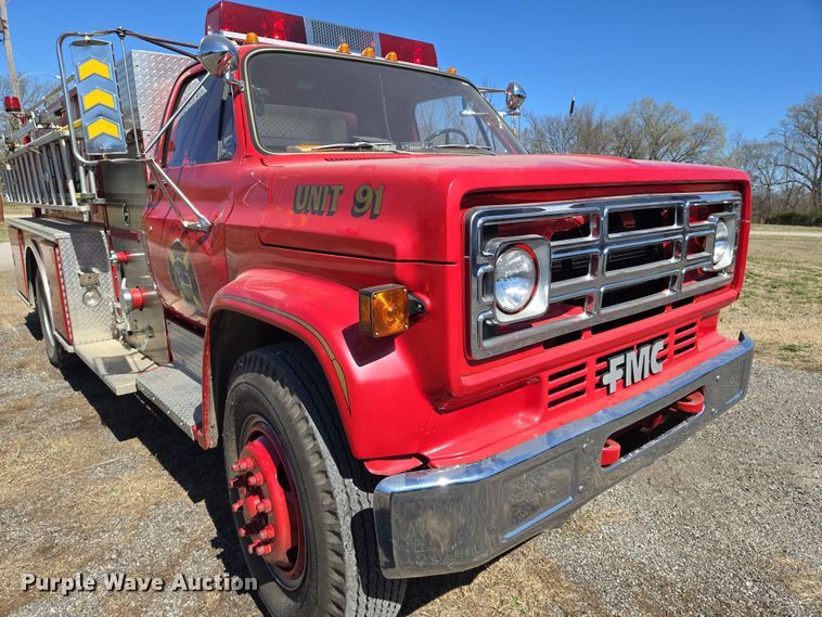 image for item EN8817 1986 GMC C6000 pumper fire truck