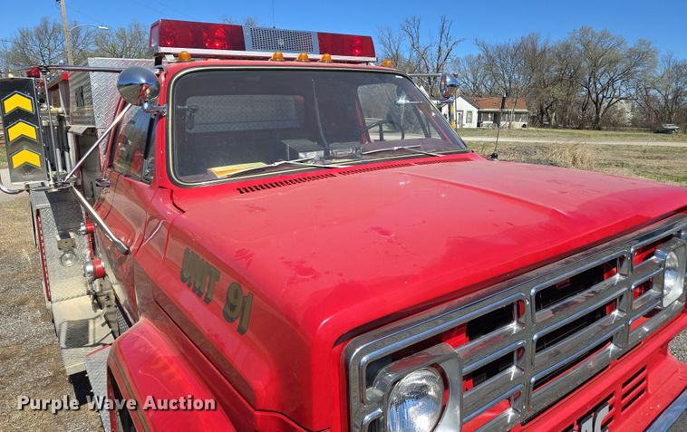 image for item EN8817 1986 GMC C6000 pumper fire truck