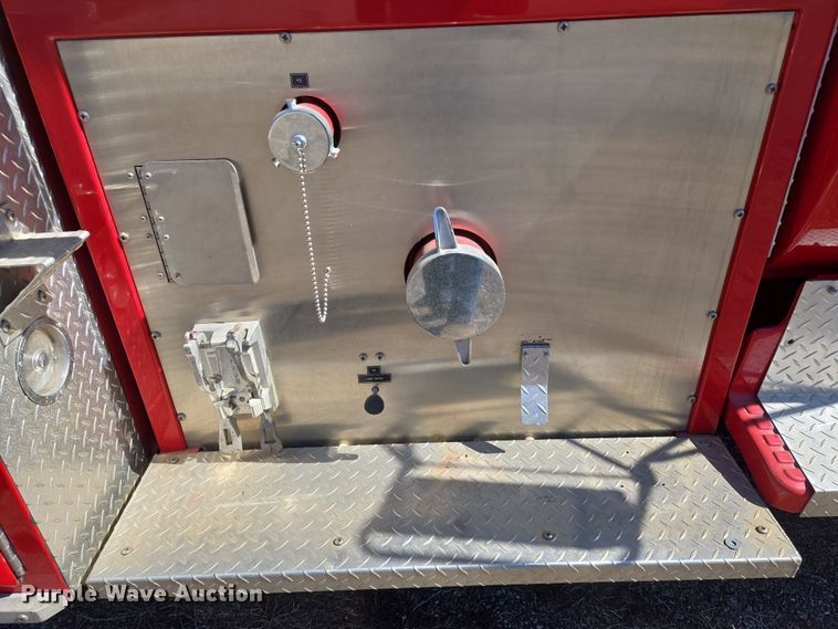 image for item EN8817 1986 GMC C6000 pumper fire truck