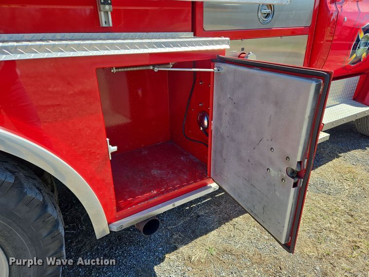 image for item EN8817 1986 GMC C6000 pumper fire truck