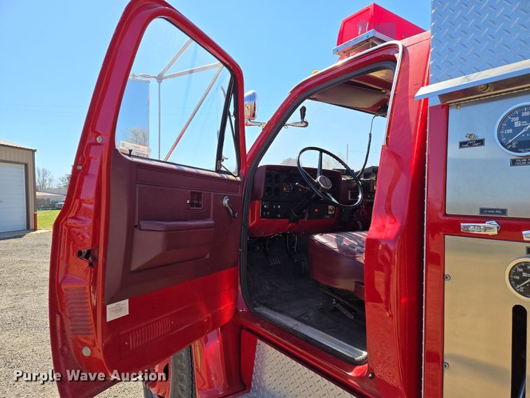image for item EN8817 1986 GMC C6000 pumper fire truck