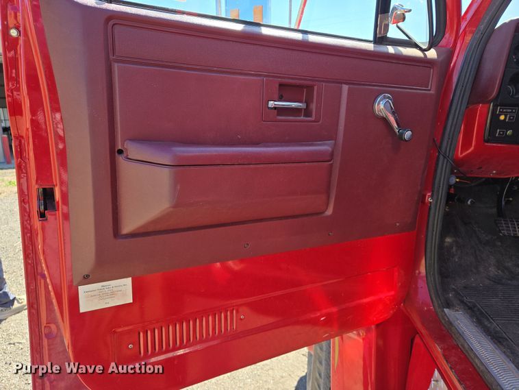 image for item EN8817 1986 GMC C6000 pumper fire truck