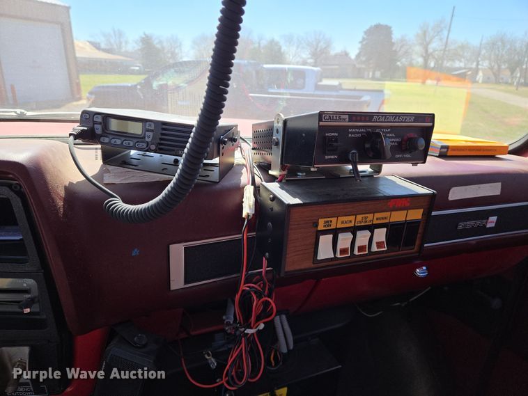 image for item EN8817 1986 GMC C6000 pumper fire truck