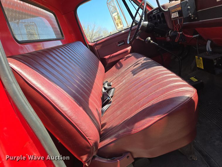 image for item EN8817 1986 GMC C6000 pumper fire truck