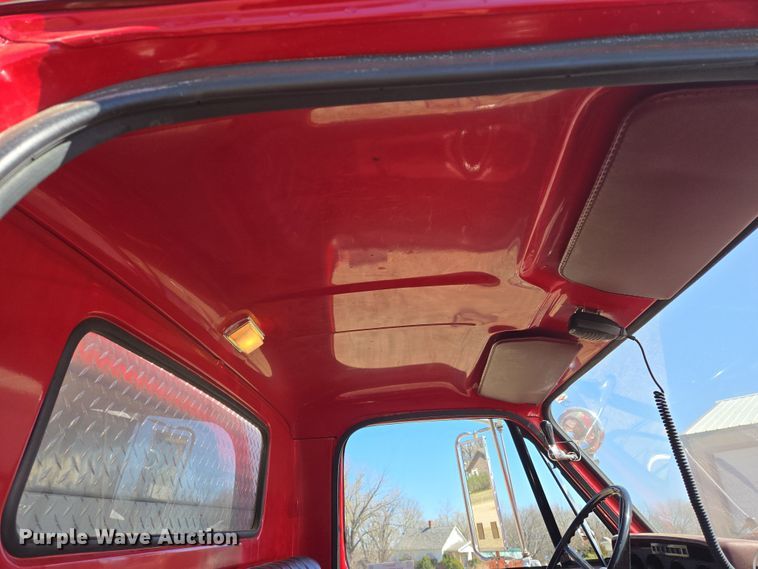 image for item EN8817 1986 GMC C6000 pumper fire truck