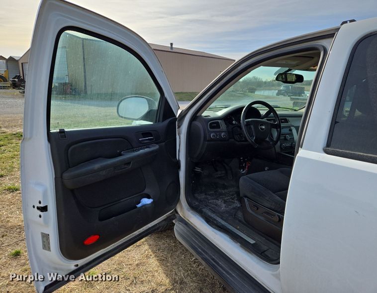 image for item EN8822 2007 Chevrolet Suburban 2500 SUV