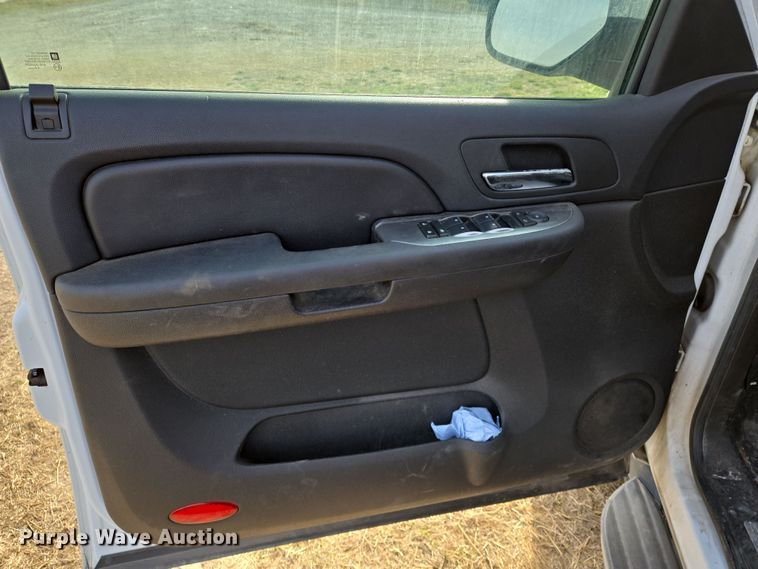 image for item EN8822 2007 Chevrolet Suburban 2500 SUV