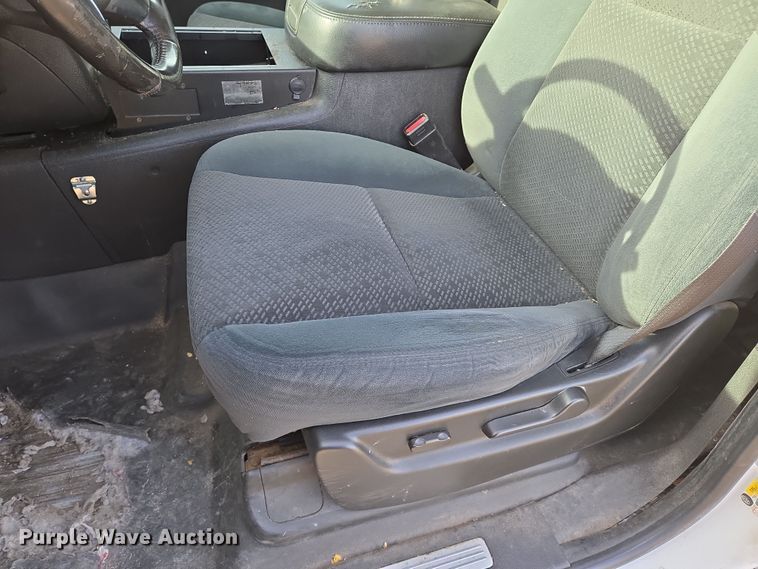 image for item EN8822 2007 Chevrolet Suburban 2500 SUV