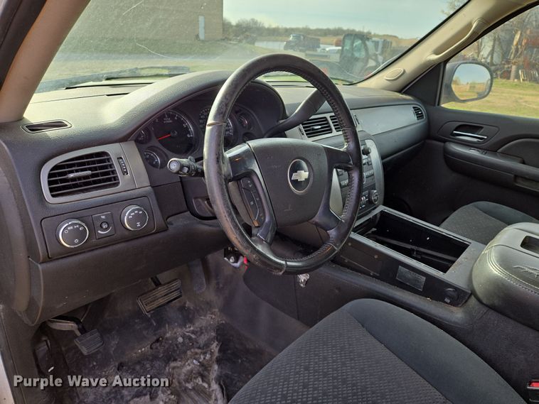 image for item EN8822 2007 Chevrolet Suburban 2500 SUV