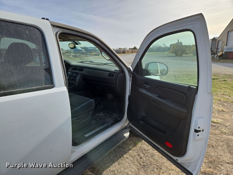 image for item EN8822 2007 Chevrolet Suburban 2500 SUV