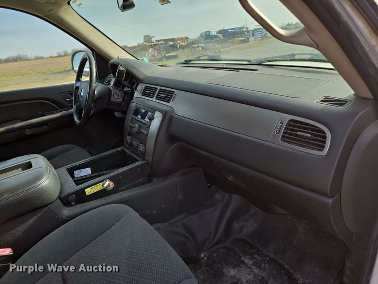 image for item EN8822 2007 Chevrolet Suburban 2500 SUV