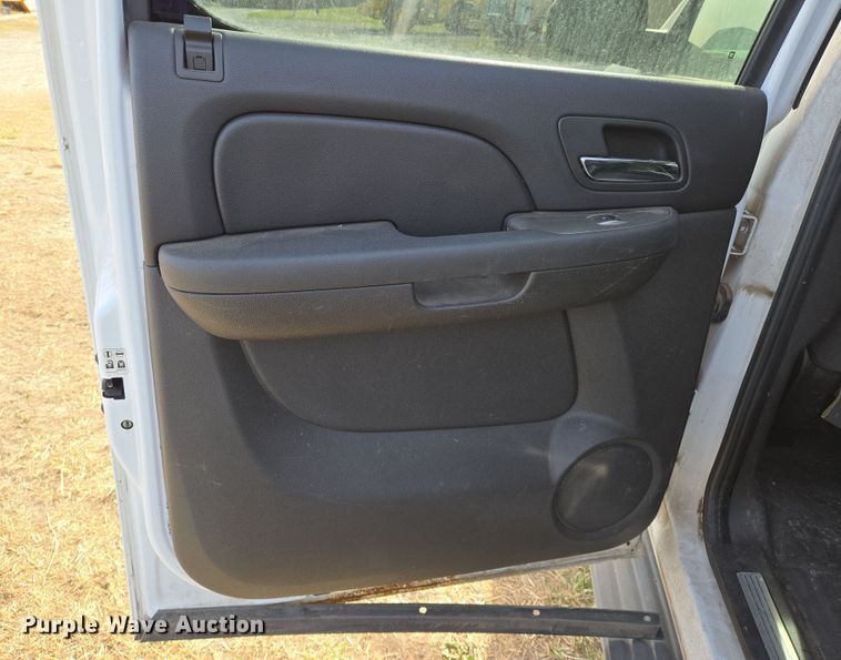 image for item EN8822 2007 Chevrolet Suburban 2500 SUV