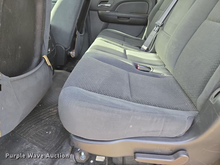 image for item EN8822 2007 Chevrolet Suburban 2500 SUV