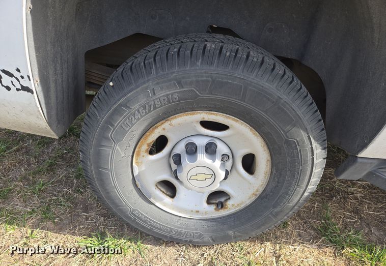 image for item EN8822 2007 Chevrolet Suburban 2500 SUV