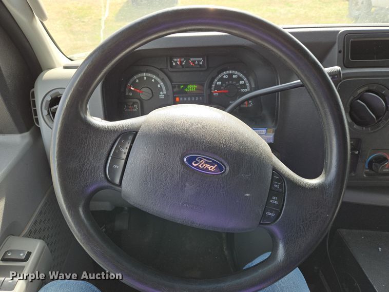 image for item EN8825 2010 Ford E450 ambulance