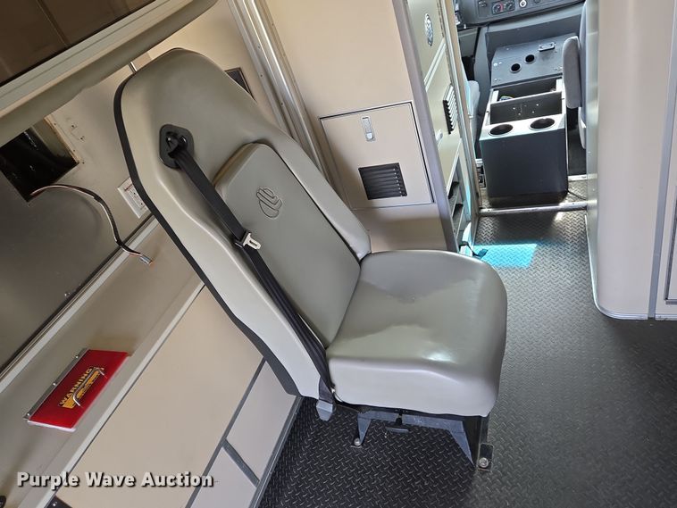 image for item EN8825 2010 Ford E450 ambulance