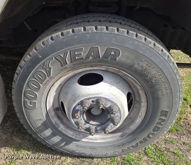 image for item EN8825 2010 Ford E450 ambulance