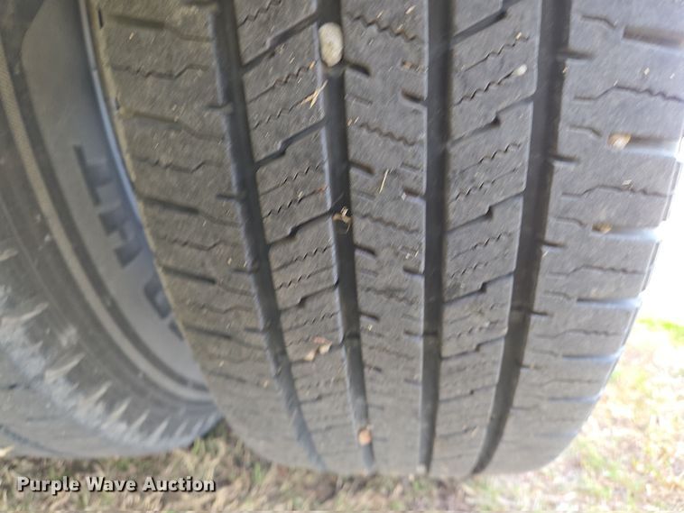 image for item EN8825 2010 Ford E450 ambulance