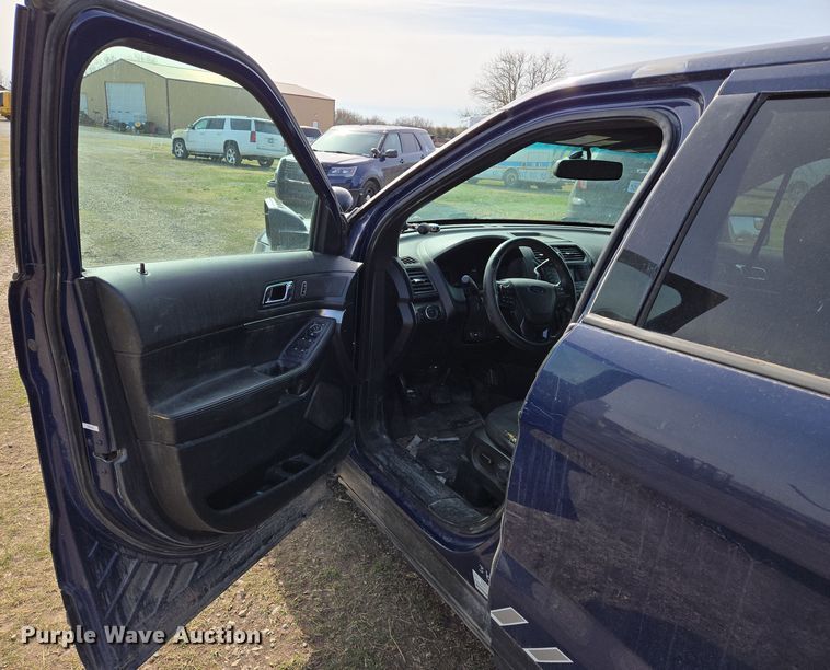 image for item EN8827 2017 Ford Explorer Police Interceptor SUV