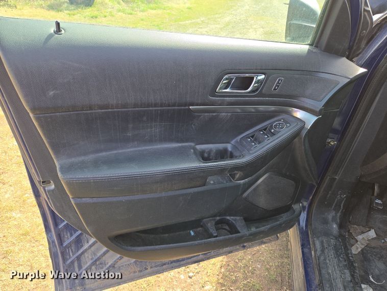 image for item EN8827 2017 Ford Explorer Police Interceptor SUV