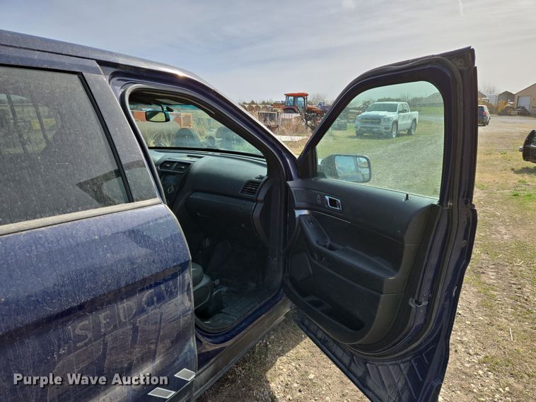 image for item EN8827 2017 Ford Explorer Police Interceptor SUV