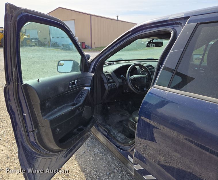 image for item EN8829 2017 Ford Explorer Police Interceptor SUV