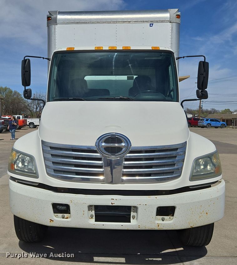 image for item EN8830 2007 Hino 268 box truck