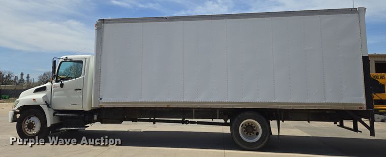 image for item EN8830 2007 Hino 268 box truck