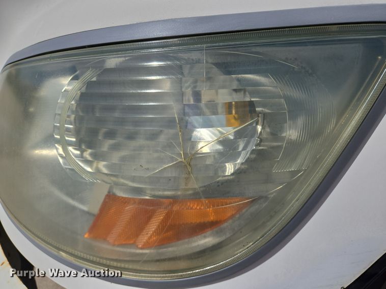 image for item EN8830 2007 Hino 268 box truck