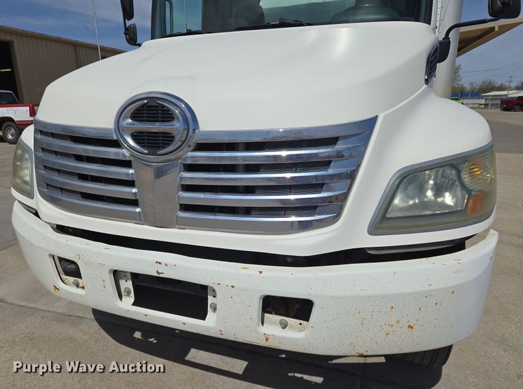 image for item EN8830 2007 Hino 268 box truck