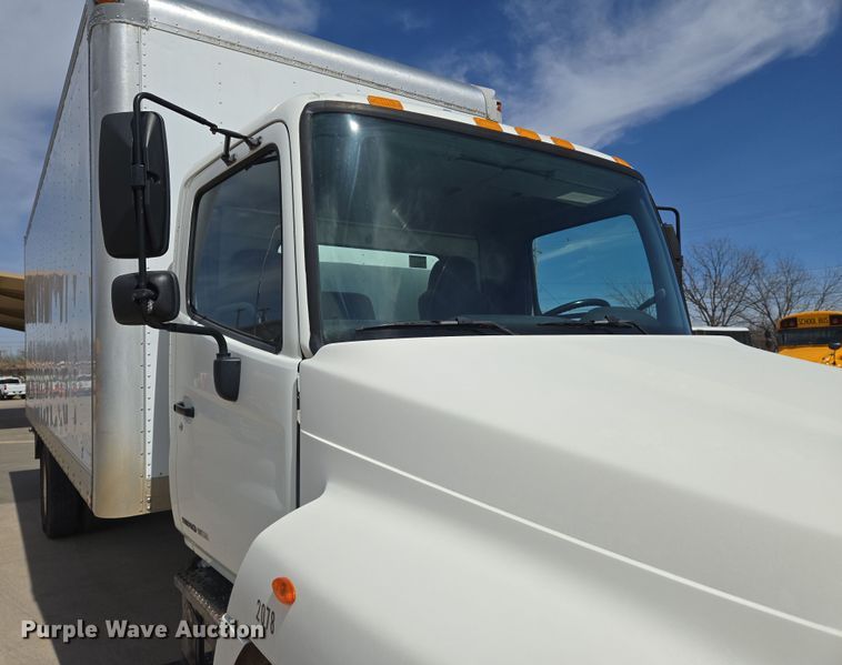 image for item EN8830 2007 Hino 268 box truck