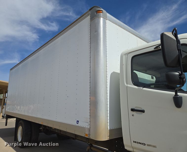 image for item EN8830 2007 Hino 268 box truck