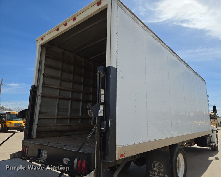 image for item EN8830 2007 Hino 268 box truck