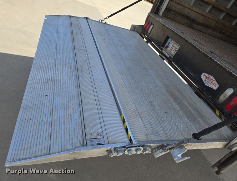 image for item EN8830 2007 Hino 268 box truck