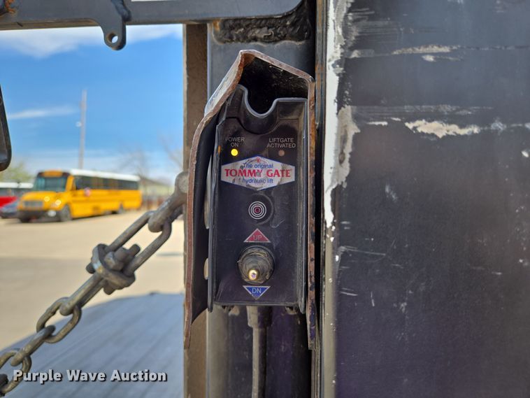 image for item EN8830 2007 Hino 268 box truck