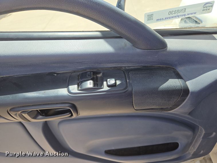 image for item EN8830 2007 Hino 268 box truck