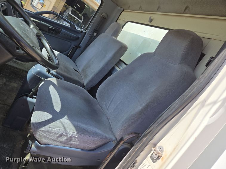 image for item EN8830 2007 Hino 268 box truck