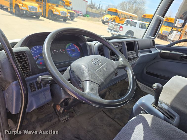 image for item EN8830 2007 Hino 268 box truck