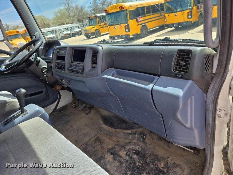 image for item EN8830 2007 Hino 268 box truck