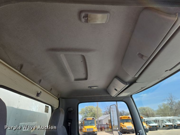 image for item EN8830 2007 Hino 268 box truck